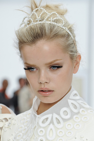 Louis_vuitton_beauty_ss2012.jpg