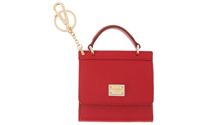 Top Bag-Inspired Accents