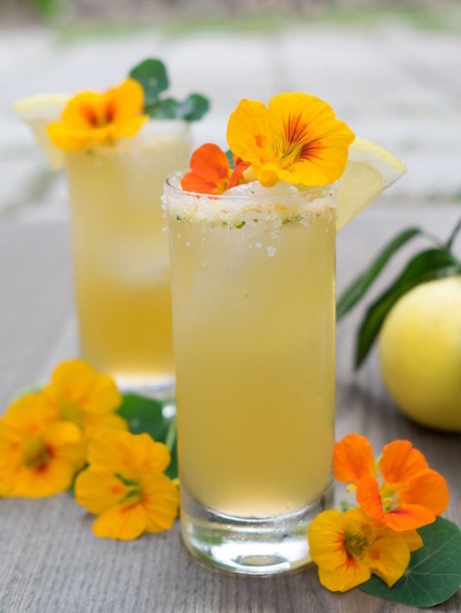 10 "Healthy" Cocktails to Sip on This Spring