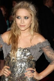 Mary-Kate-Olsen-The-Model-As-Muse-Embodying-Fashion-Costume-Institute-Gala-The-Metropolitan-Museum-of-Art-May-4-2009.jpg