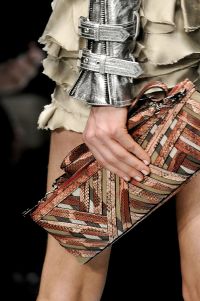 UNIQUE CONSTRUCTION-The Bridle Bag from the Burberry September