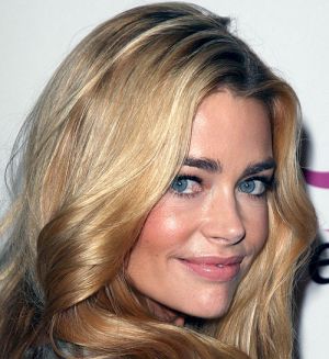 Denise_Richards_perfect_eyebrows.jpg