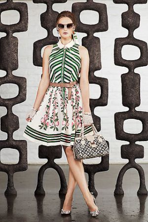 Holly Madison z torebką Louis Vuitton