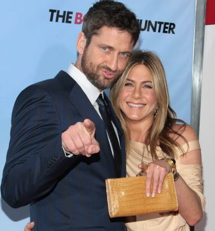 j_aniston_ferragamo_clutch.jpg