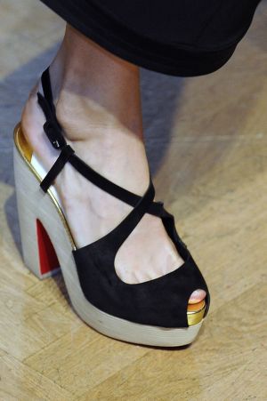 rolandmouret_shoe_2.jpg